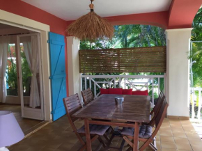 Villa Les Saintes 4/5 p à 50m de la plage de l'anse de Mancillier